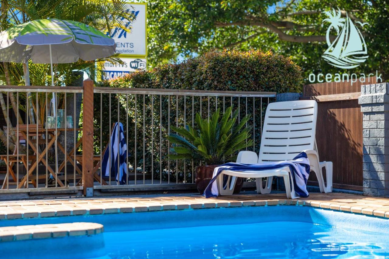 Ocean Park Motel & Holiday Apartments Кофс Харбър Екстериор снимка