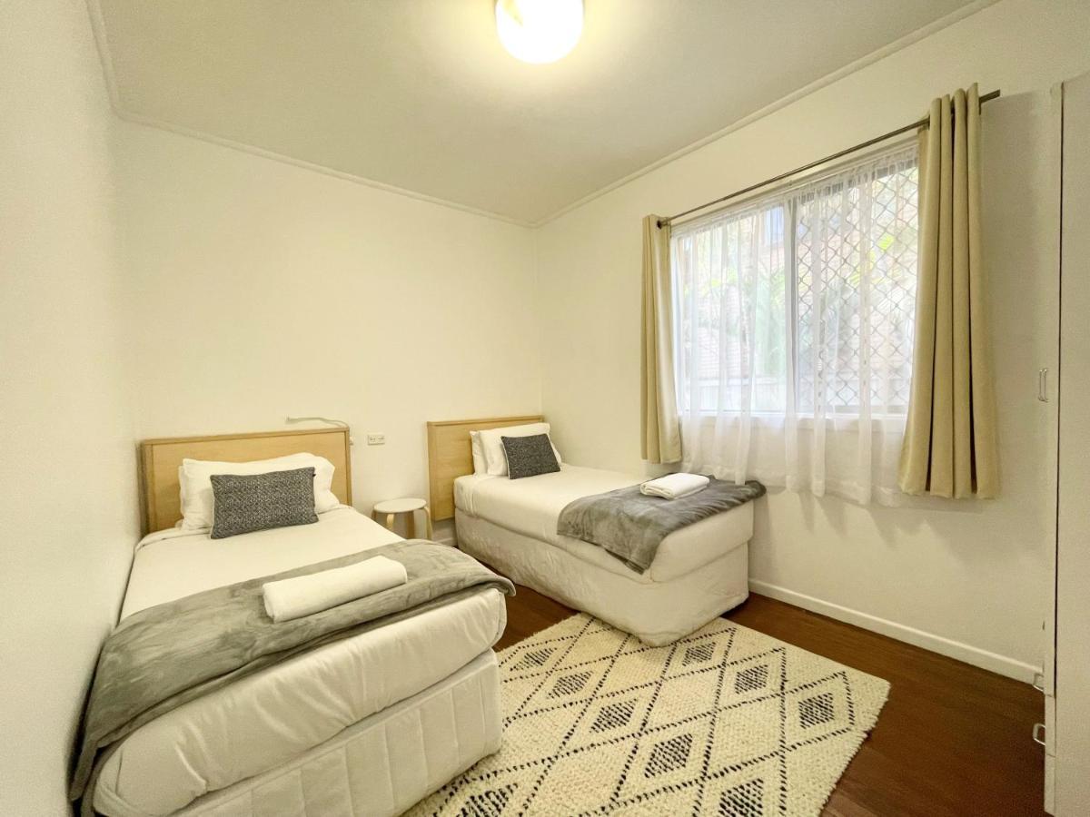 Ocean Park Motel & Holiday Apartments Кофс Харбър Екстериор снимка
