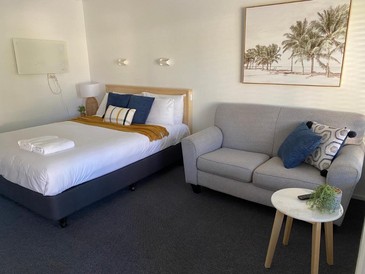 Ocean Park Motel & Holiday Apartments Кофс Харбър Екстериор снимка