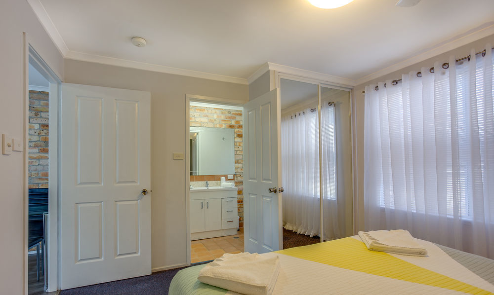 Ocean Park Motel & Holiday Apartments Кофс Харбър Екстериор снимка