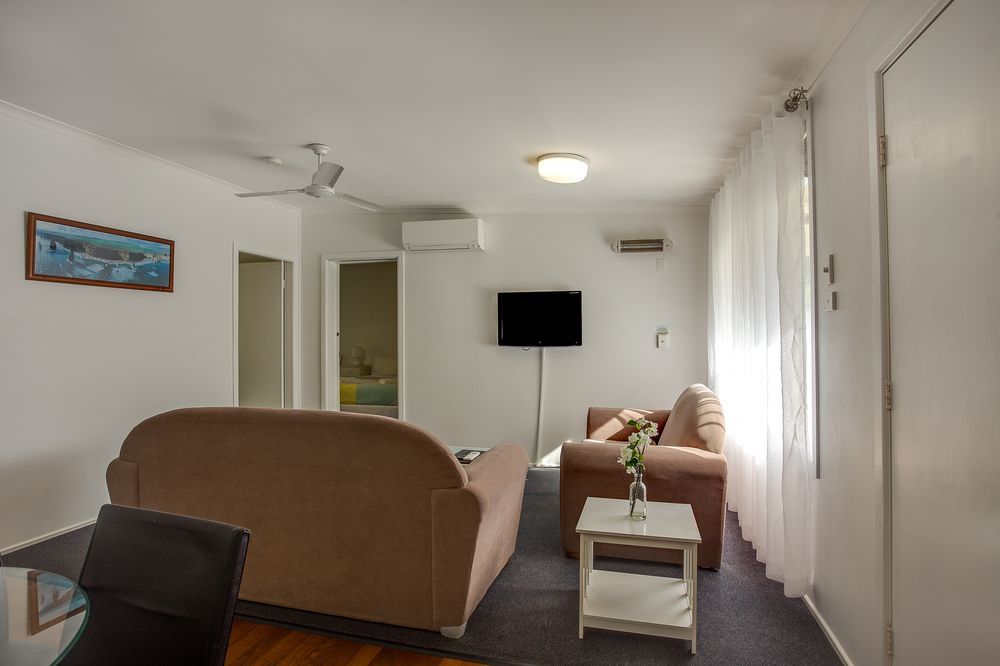 Ocean Park Motel & Holiday Apartments Кофс Харбър Екстериор снимка